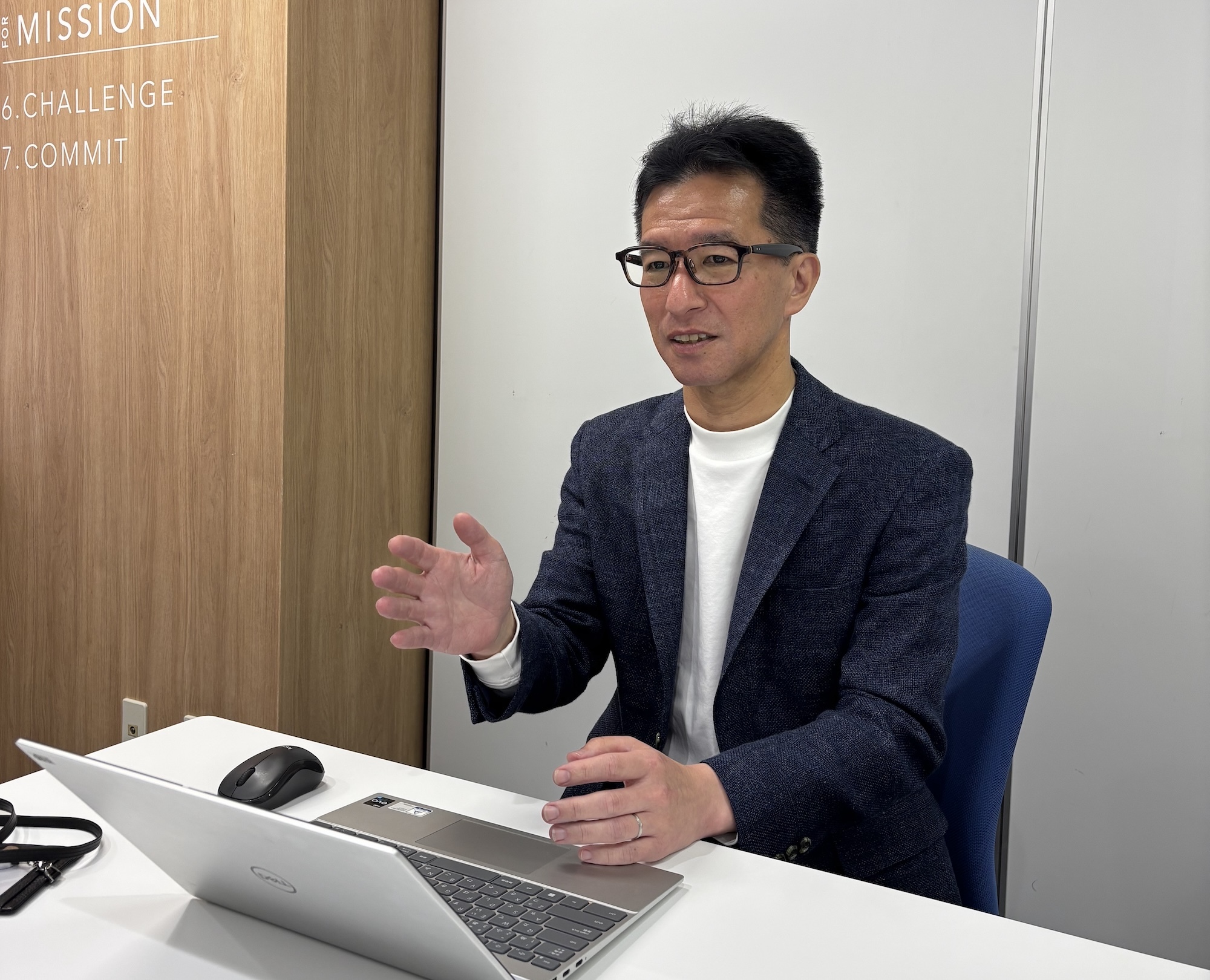 秦野様